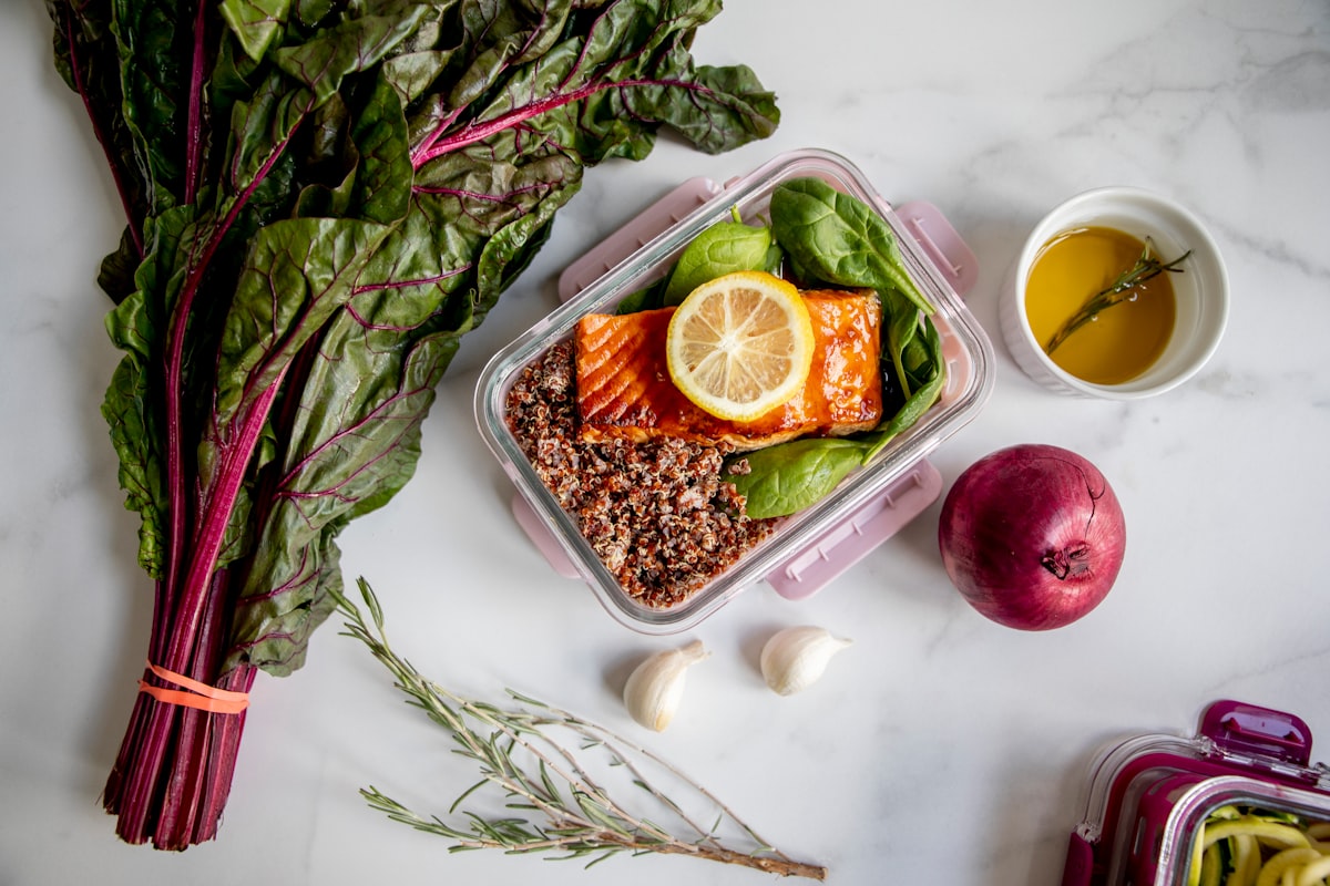 Nutritionist providing weight loss guidance